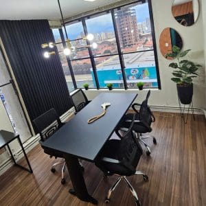 Sala para até 06 pessoas